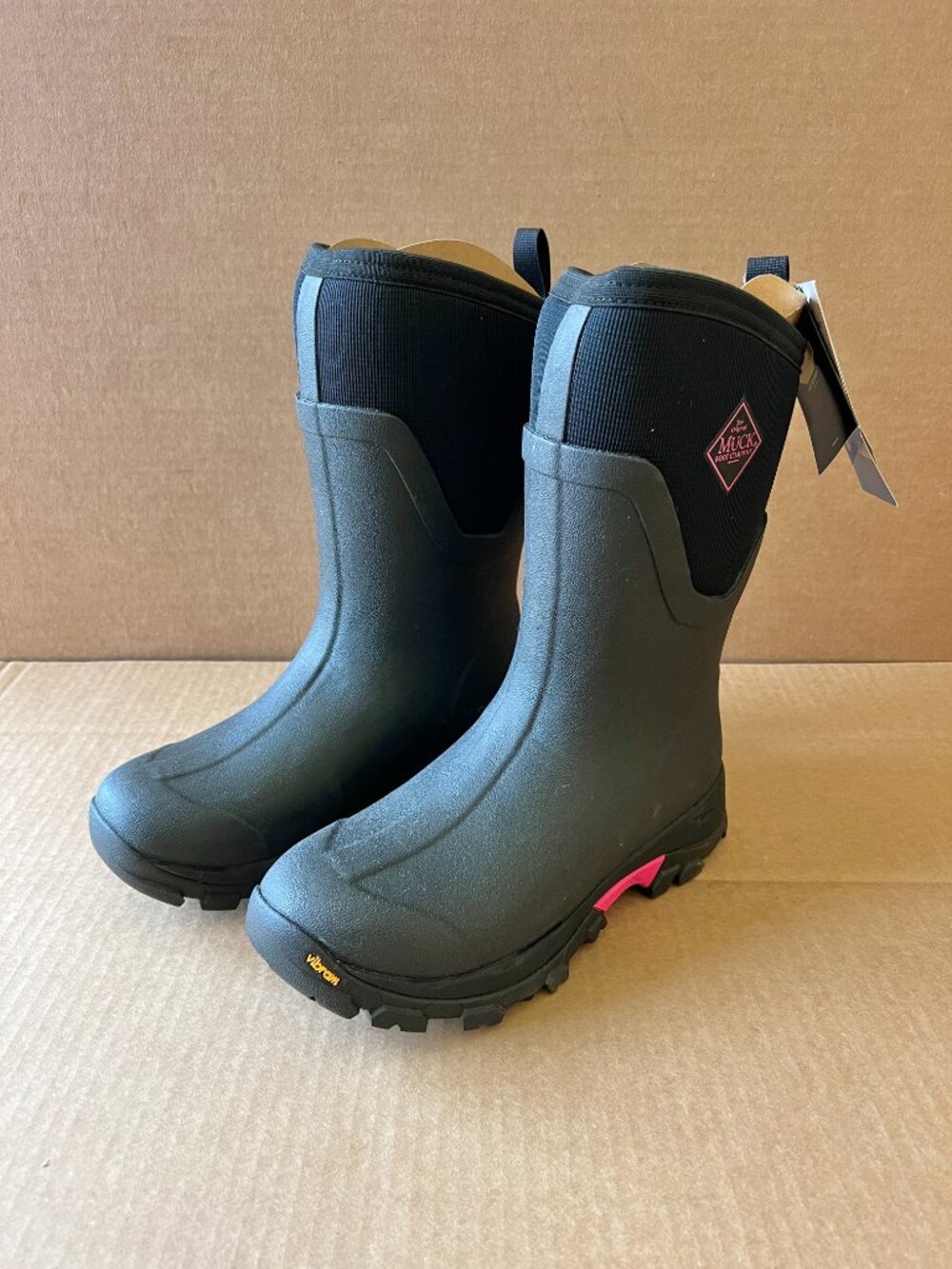 Muck Womens Artic Ice Mid Calf Boot Size 8 Black & Pink Multi Surface Traction